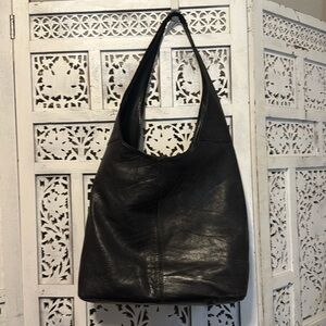 Vera pelle black leather bucket bag made in Italy read desc.